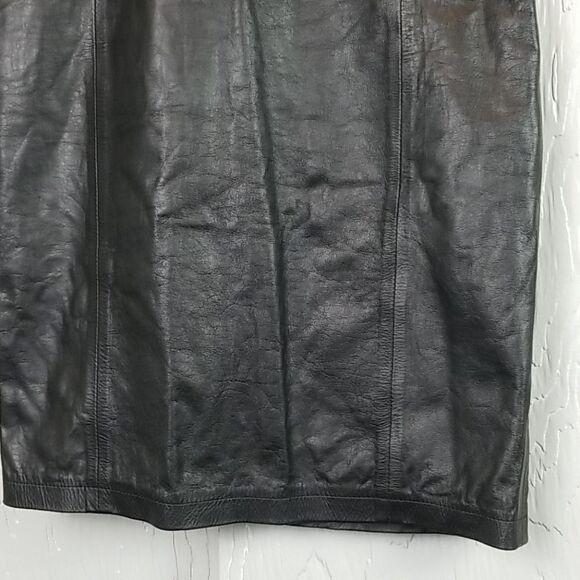 AMATI..Vintage leather pencil style skirt - Picture 3 of 10